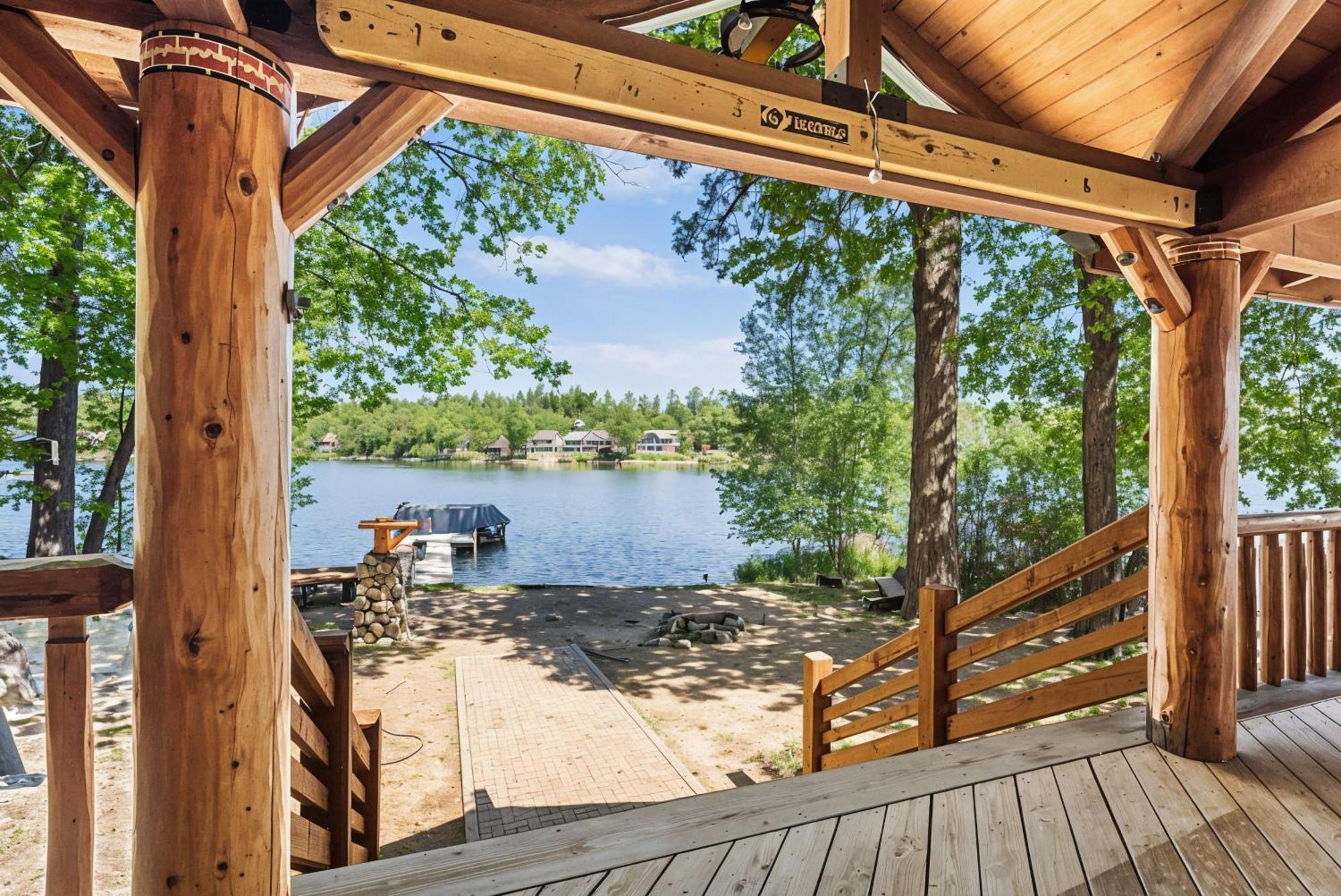 Marina - Lakefront On Beach! Groveland